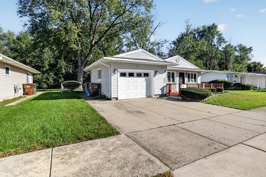 7 E Rocket Circle, Park Forest, IL 60466 - #3