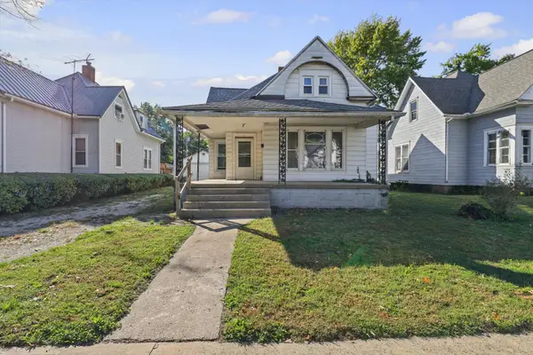 10 N Oak Street, Villa Grove, IL 61956