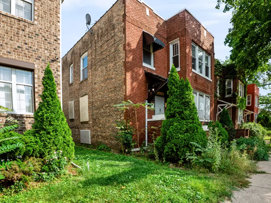 7951 S Clyde Avenue, Chicago, IL 60617 - #3