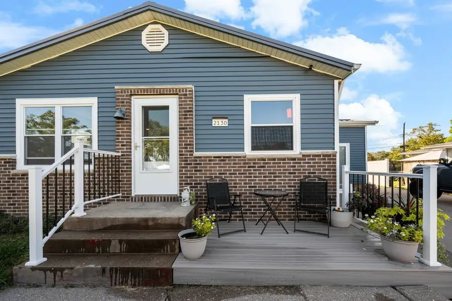 2130 N Fairmount Street, Davenport, IA 52804 - #2