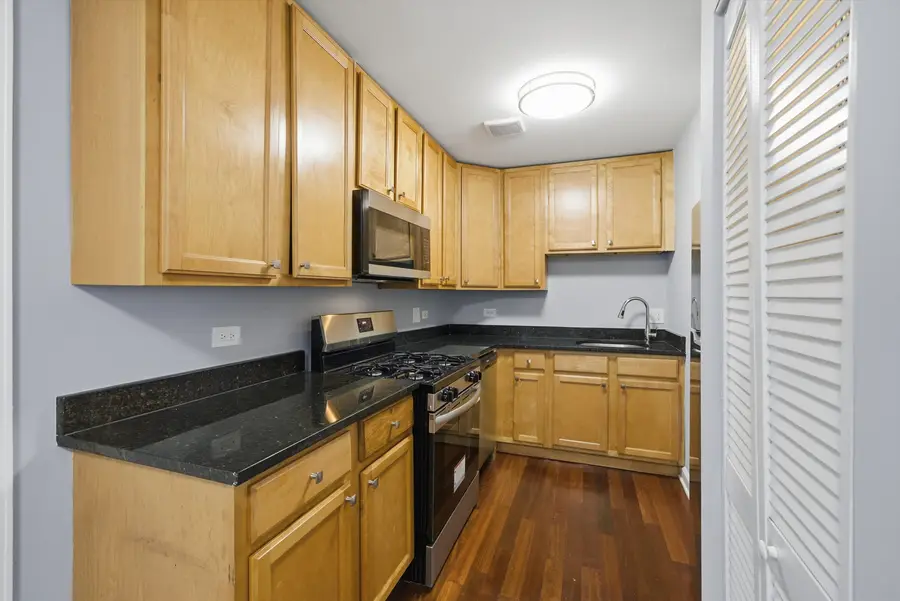 1937 W Pratt Boulevard #2N, Chicago, IL 60626 - #3