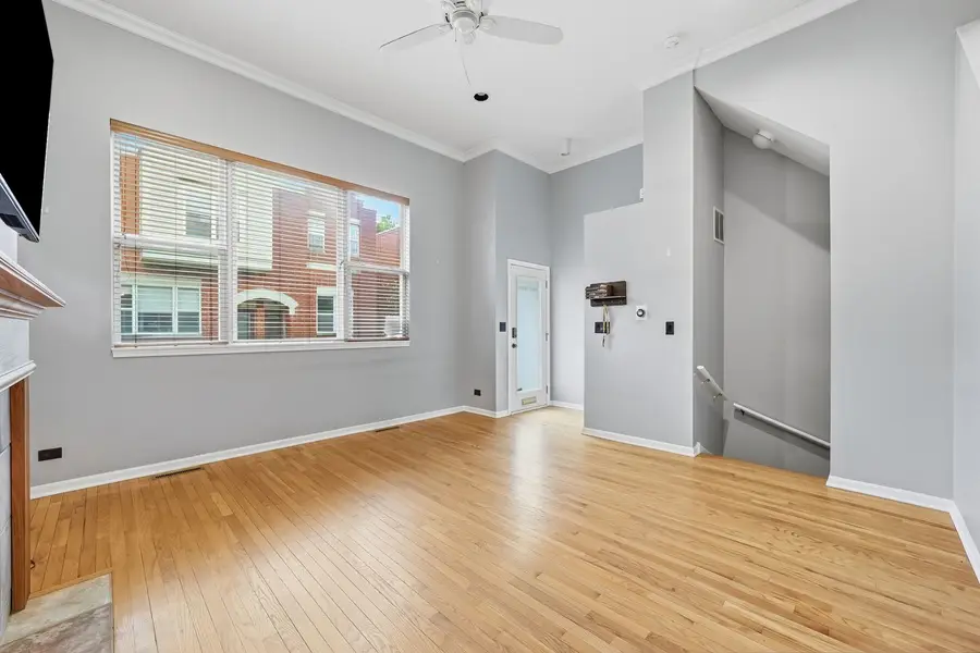3645 W Cornelia Avenue #B, Chicago, IL 60618 - #2