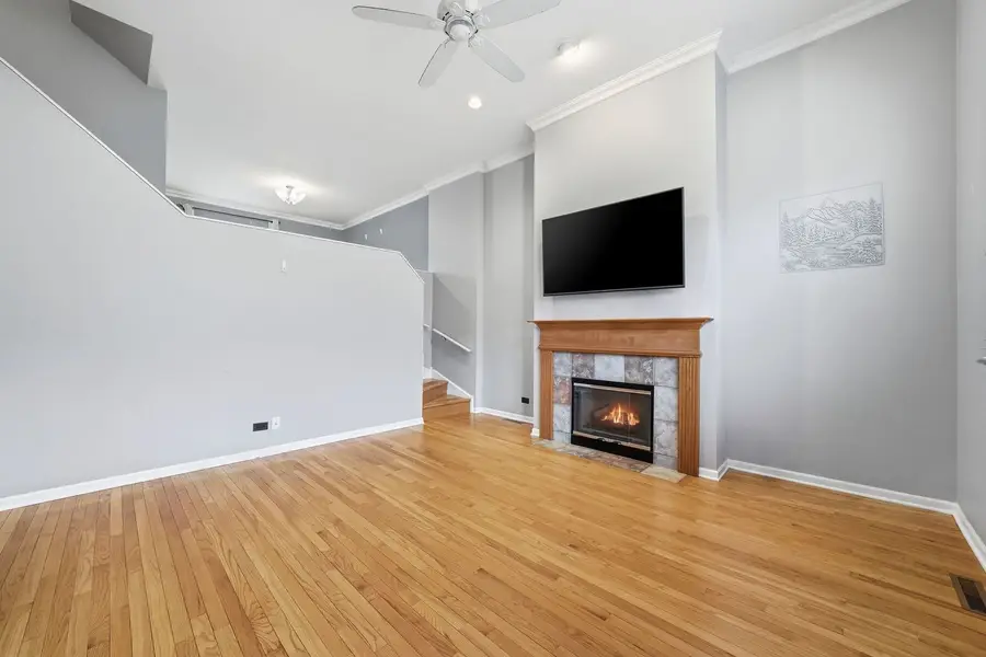 3645 W Cornelia Avenue #B, Chicago, IL 60618 - #3