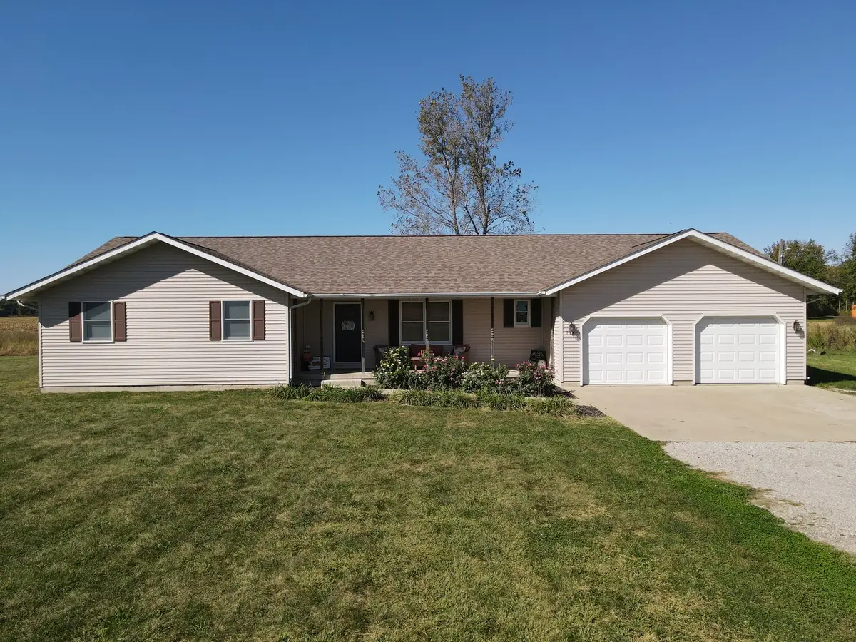 949 County Road 1200e, Toledo, IL 62468 - #1
