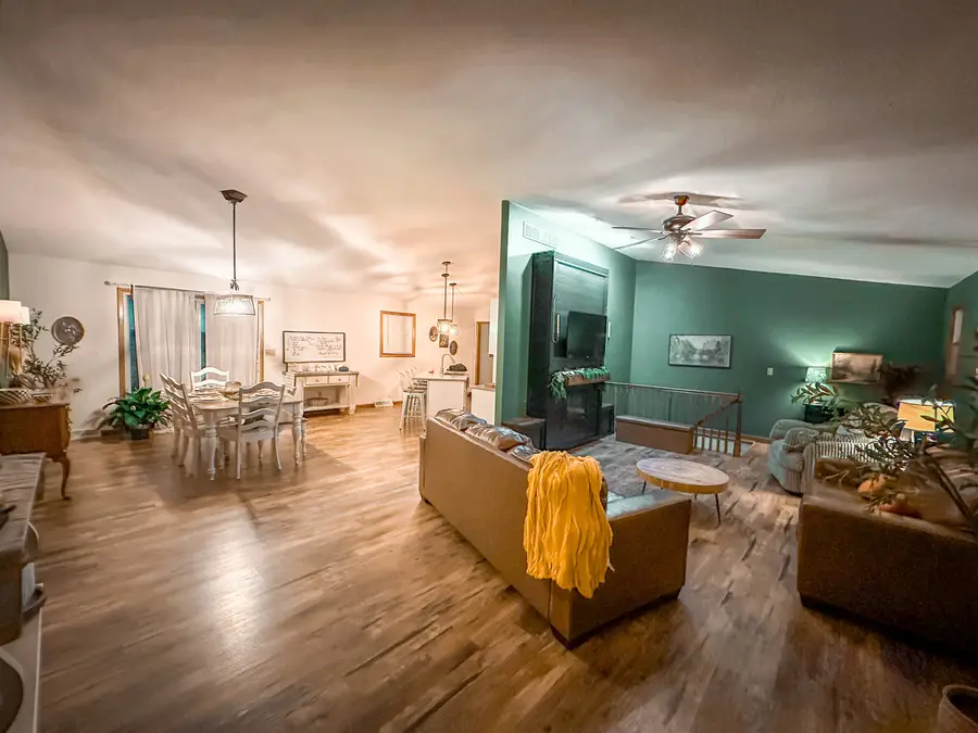 949 County Road 1200e, Toledo, IL 62468 - #3
