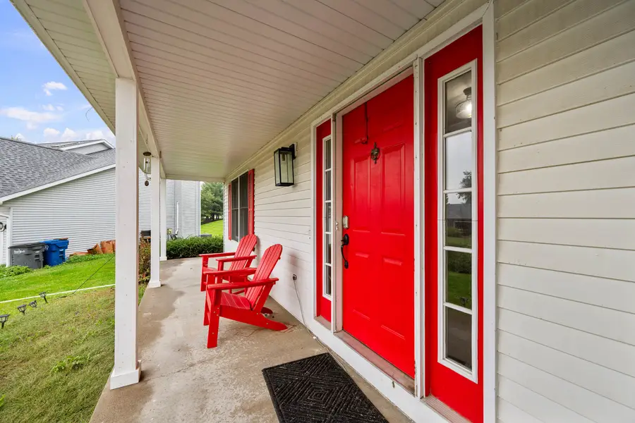 4843 Kynnelworth Drive, Bettendorf, IA 52722 - #2