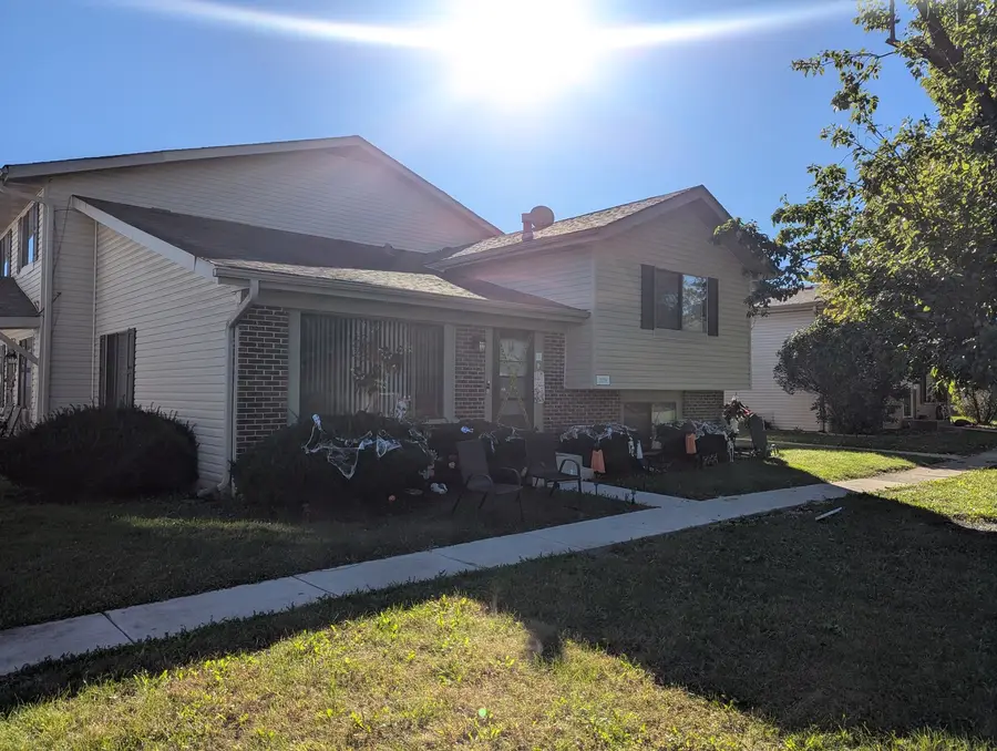 2S758 Winchester Circle #3, Warrenville, IL 60555 - #2