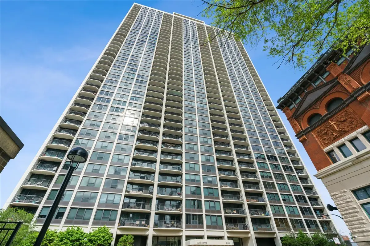 1560 N Sandburg Terrace #4003, Chicago, IL 60610 - #1