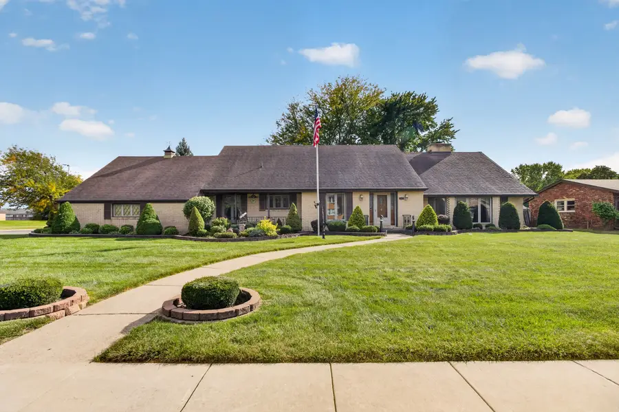 216 E Mcconaughy Avenue, Rochelle, IL 61068 - #2