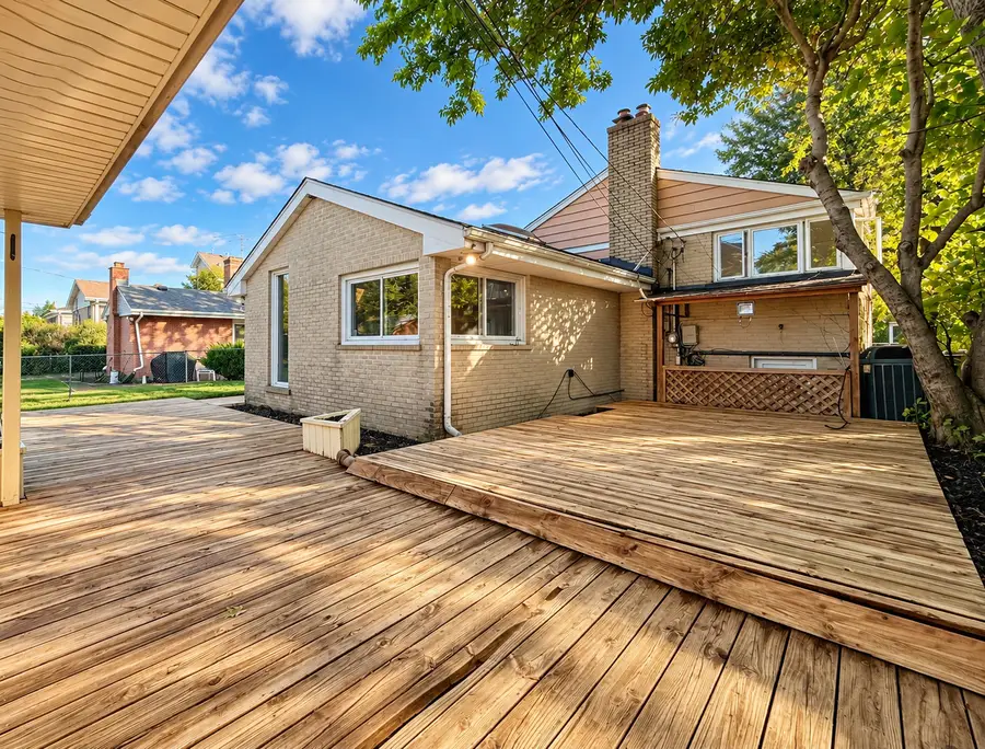 3814 W Sherwin Avenue, Lincolnwood, IL 60712 - #2