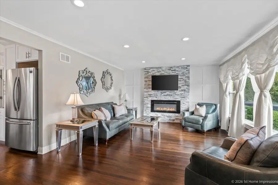 9120 S Clifton Park Avenue, Evergreen Park, IL 60805 - #3