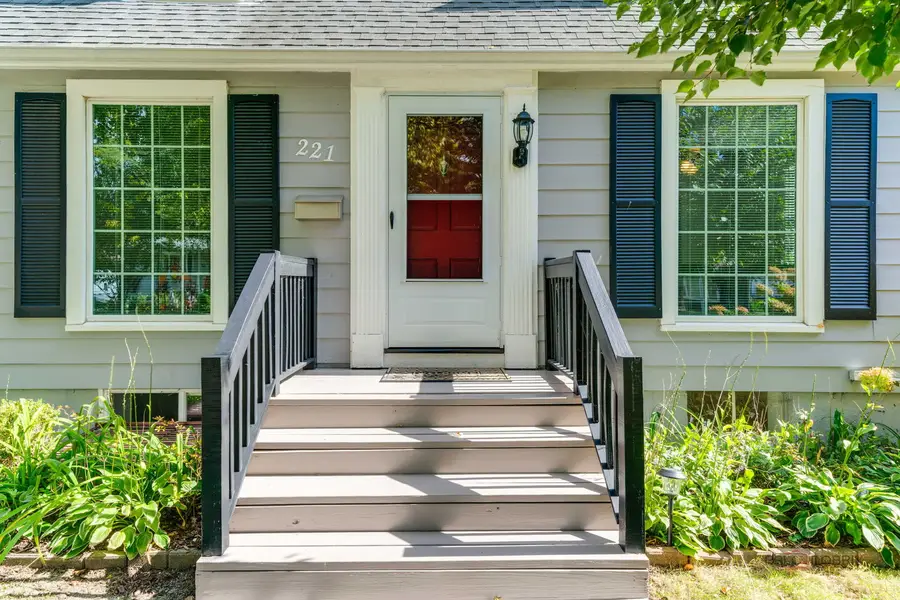 221 N Prairie Avenue, Mundelein, IL 60060 - #2