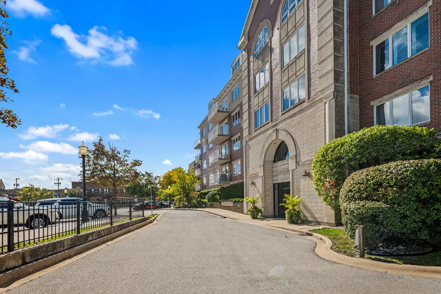 14 S Ashland Avenue #204, La Grange, IL 60525 - #2