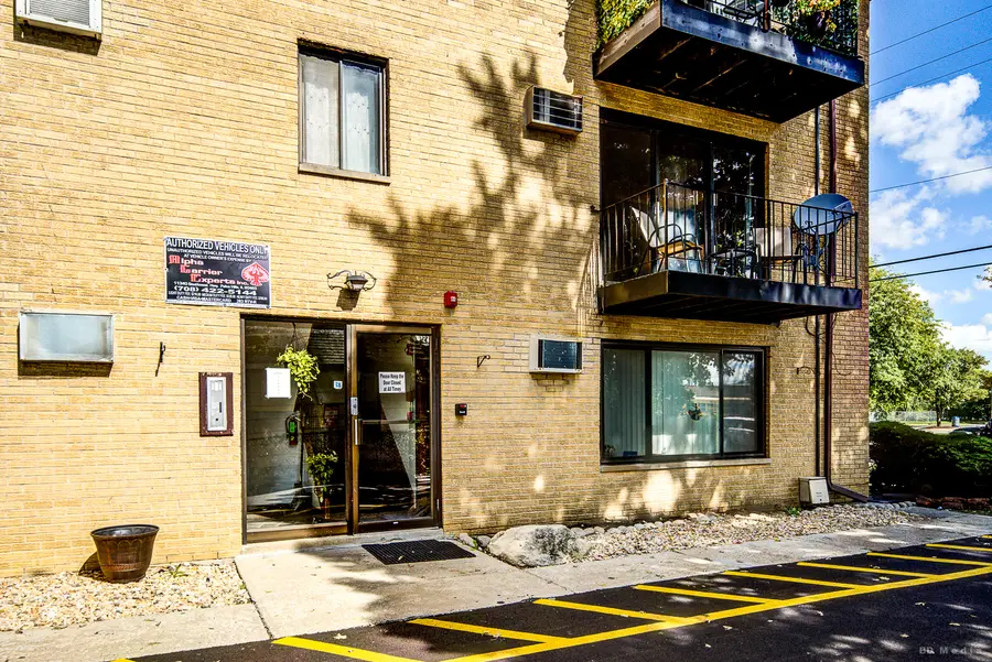 9814 Sayre Avenue #204, Chicago Ridge, IL 60415 - #2