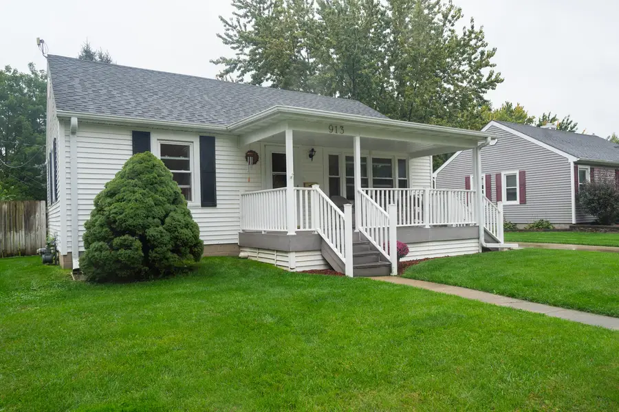 913 N 12th Street, Rochelle, IL 61068 - #3