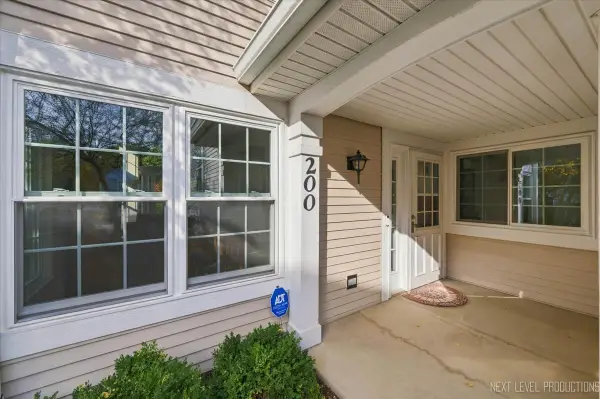 200 Lenox Court, Carol Stream, IL 60188
