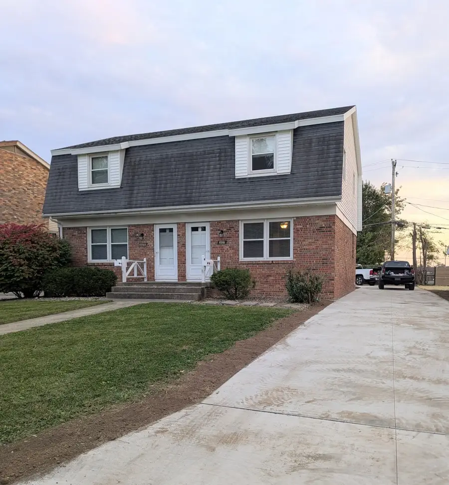 307 Robinhood Lane, Bloomington, IL 61701 - #2