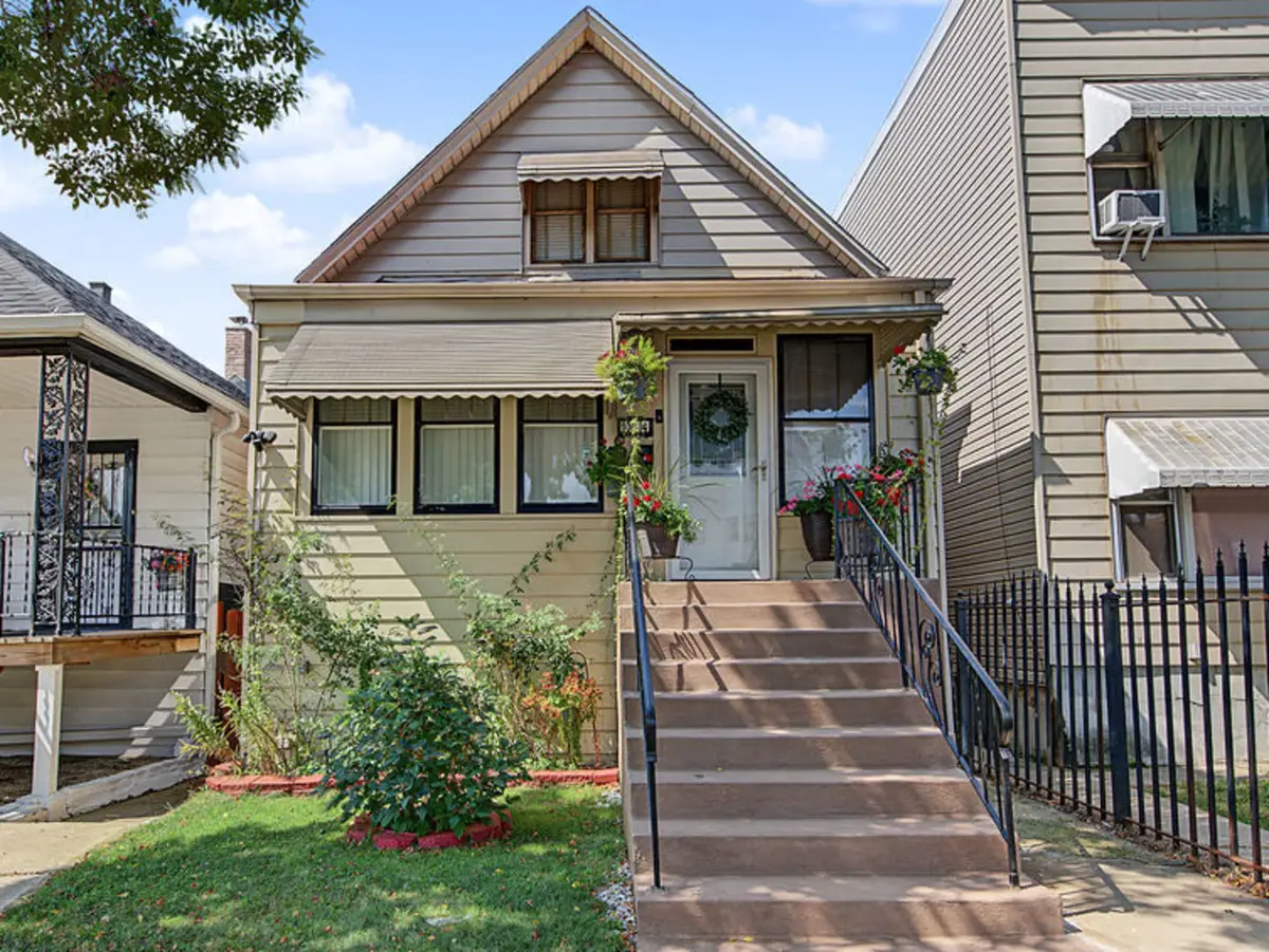 10414 S Ewing Avenue, Chicago, IL 60617 - #1