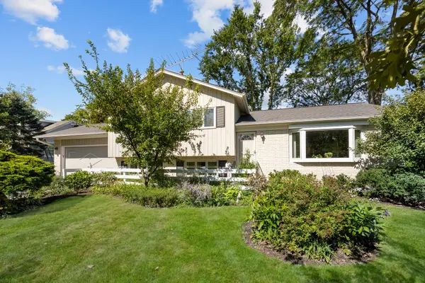 90 Park Lane, Lake Bluff, IL 60044