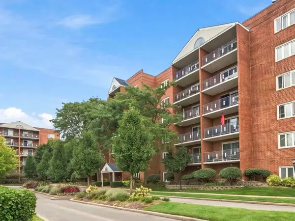 6530 W Irving Park Road #501, Chicago, IL 60634