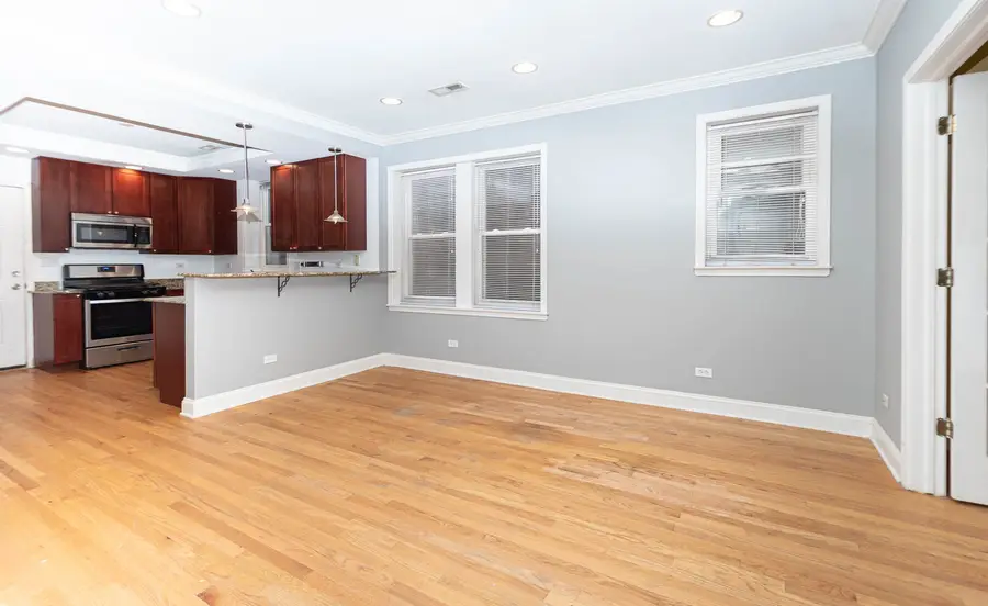 7074 N Wolcott Avenue #1, Chicago, IL 60626 - #2