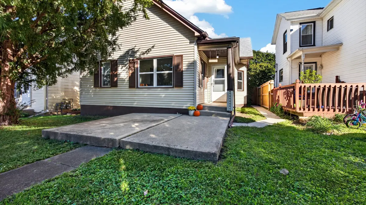 510 1/2 E Mulberry Street, Bloomington, IL 61701 - #1