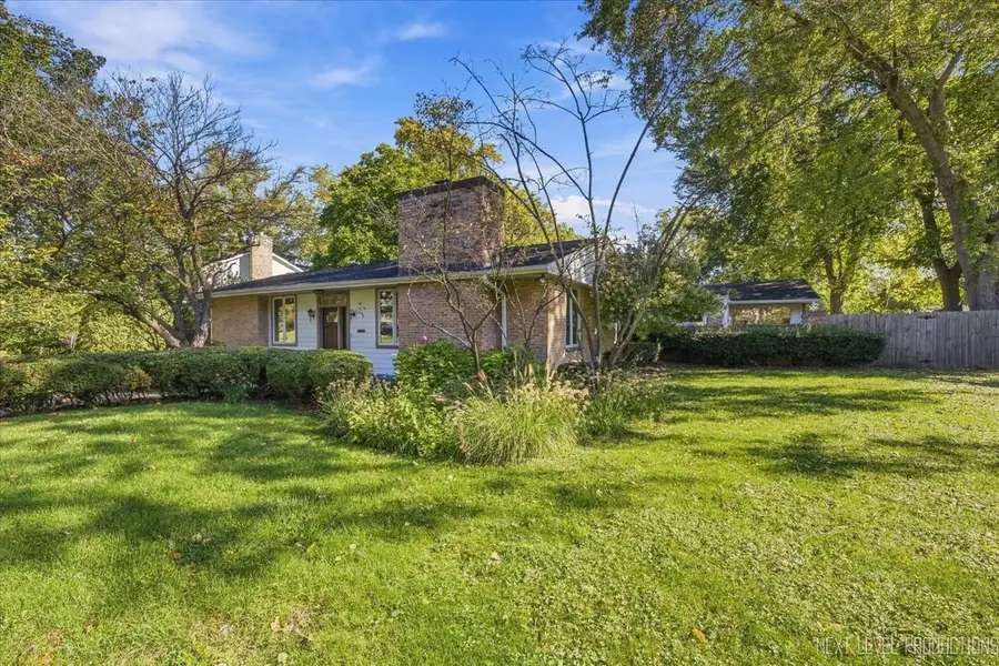 25 S Lincoln Avenue, Geneva, IL 60134 - #2