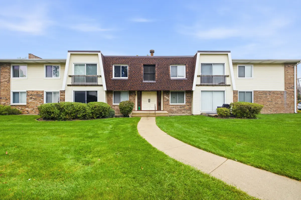 3018 Roberts Drive #3, Woodridge, IL 60517 - #1