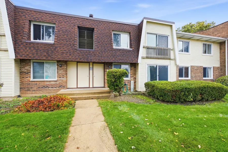 3018 Roberts Drive #3, Woodridge, IL 60517 - #3