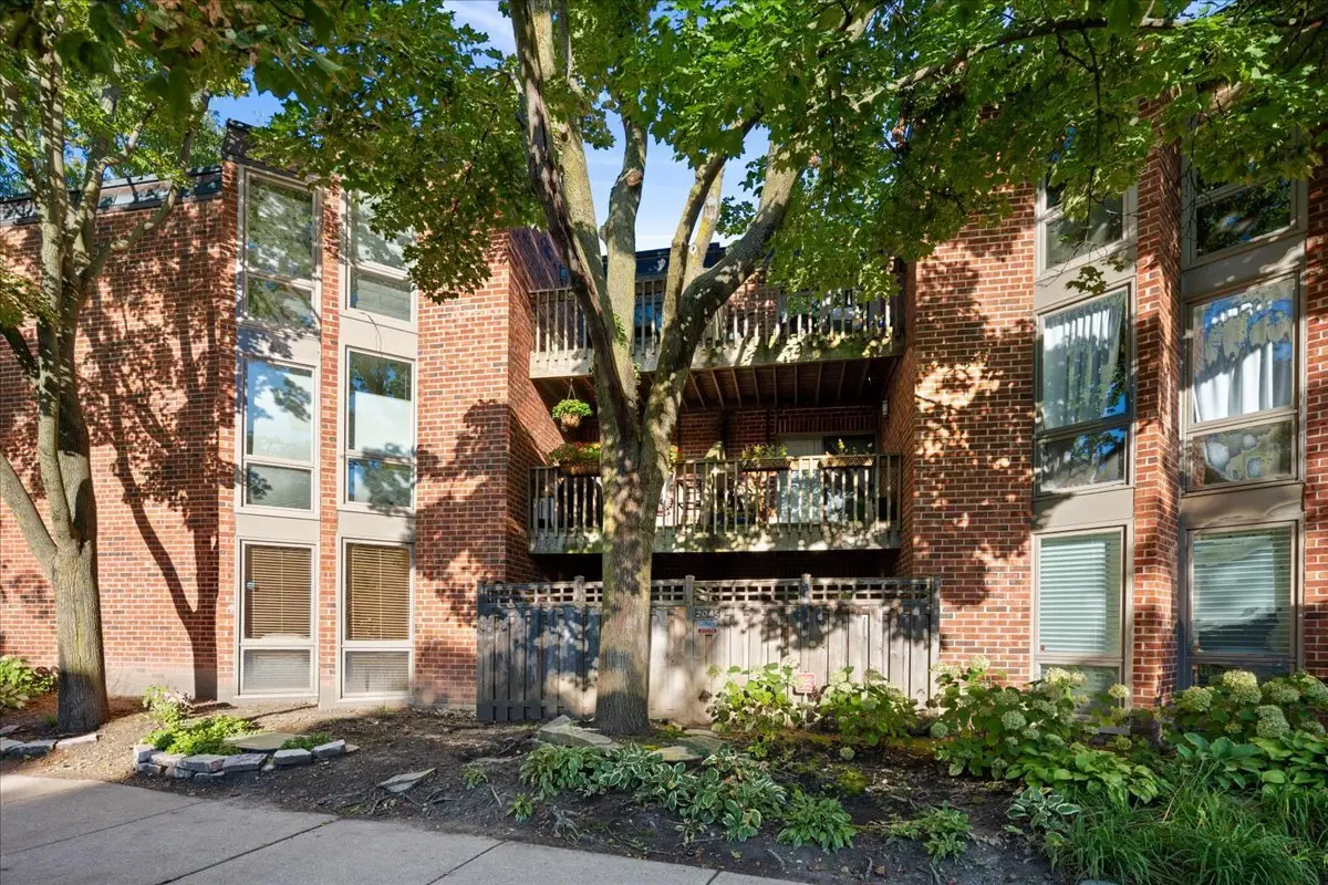 2045 N Larrabee Street #7102, Chicago, IL 60614 - #1