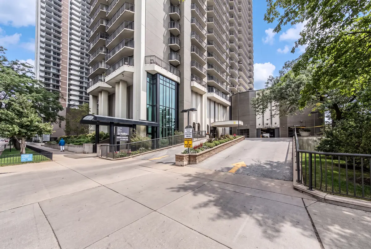 6007 N Sheridan Road #25D, Chicago, IL 60660 - #1