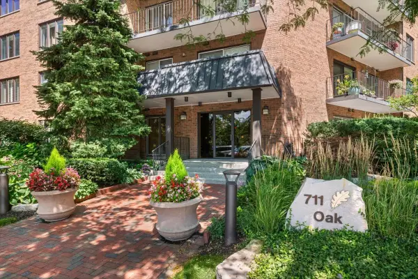 Address Withheld By Seller, Winnetka, IL 60093