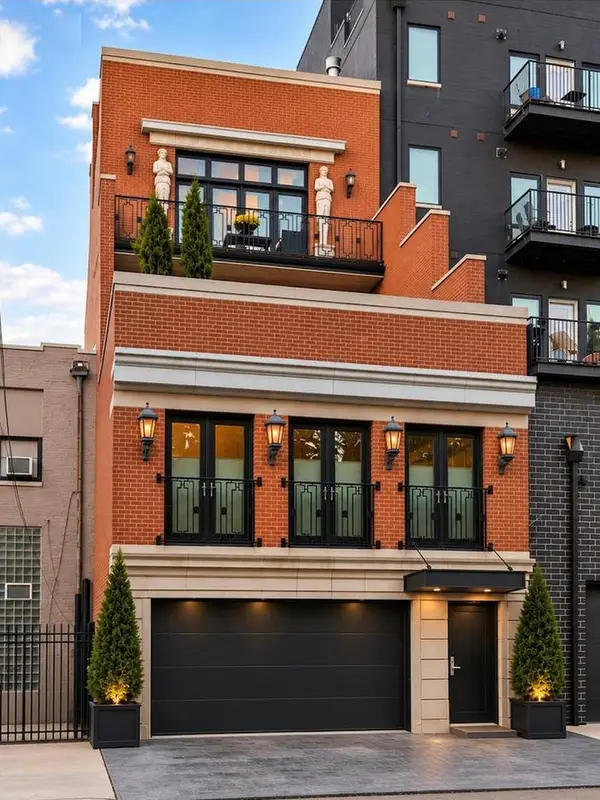 2232 N Janssen Avenue, Chicago, IL 60614