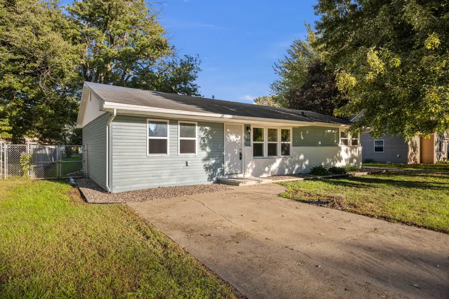 3914 15th Street B Street, Moline, IL 61265 - #2