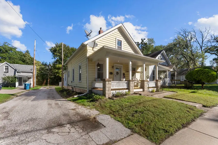 2923 13th Avenue, Rock Island, IL 61201 - #2