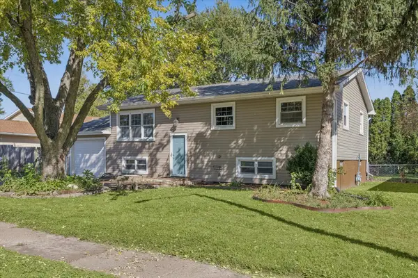 507 S 3rd Street, Eldridge, IA 52748