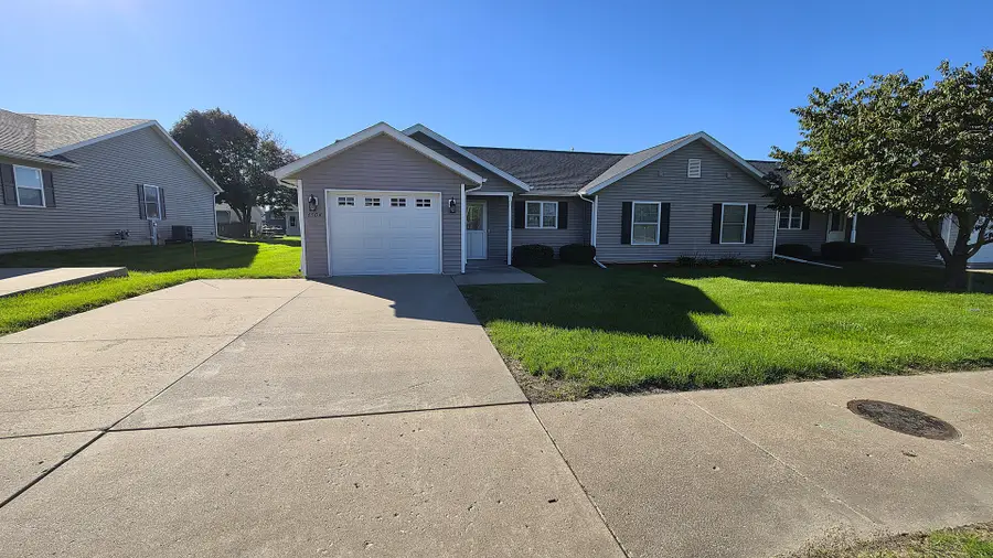 4504 N Fairmount Street, Davenport, IA 52806 - #2