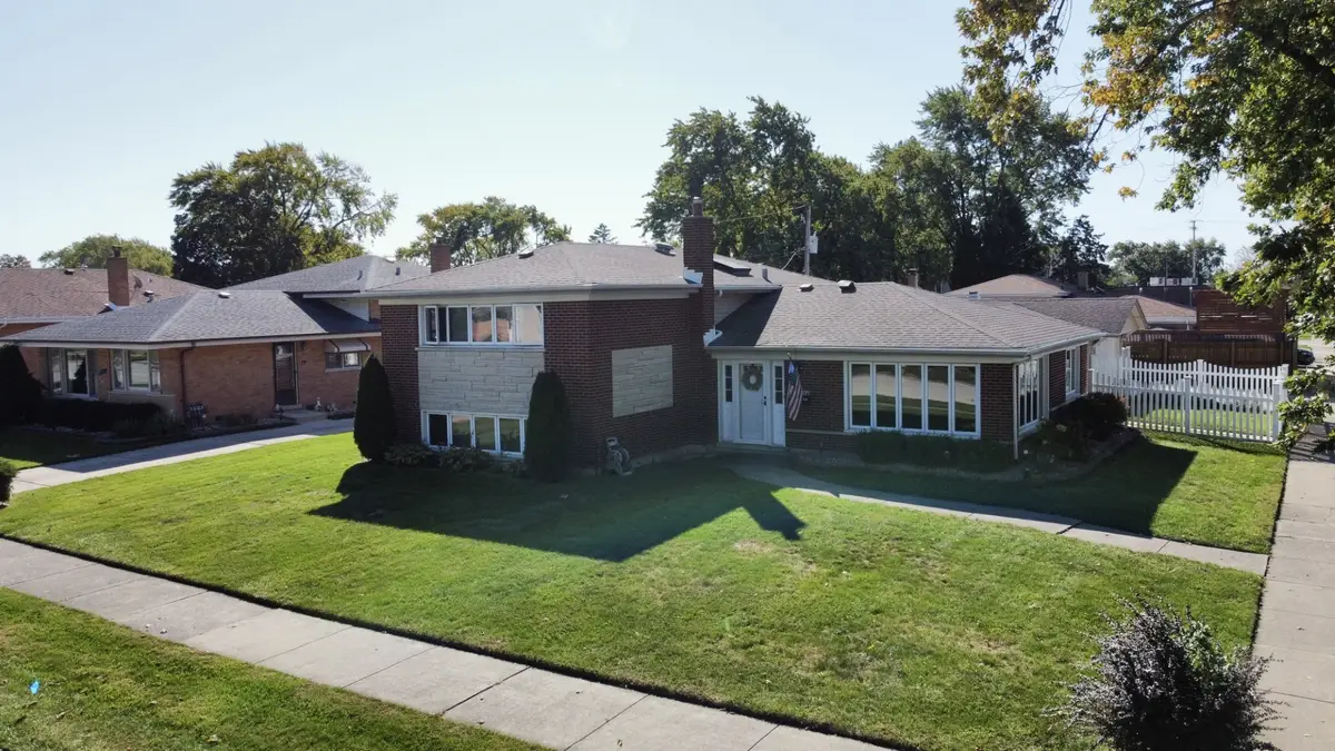 4537 W 102nd Street, Oak Lawn, IL 60453 - #1