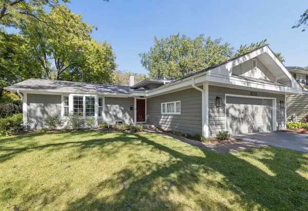 1013 Plum Hollow Court, Naperville, IL 60563