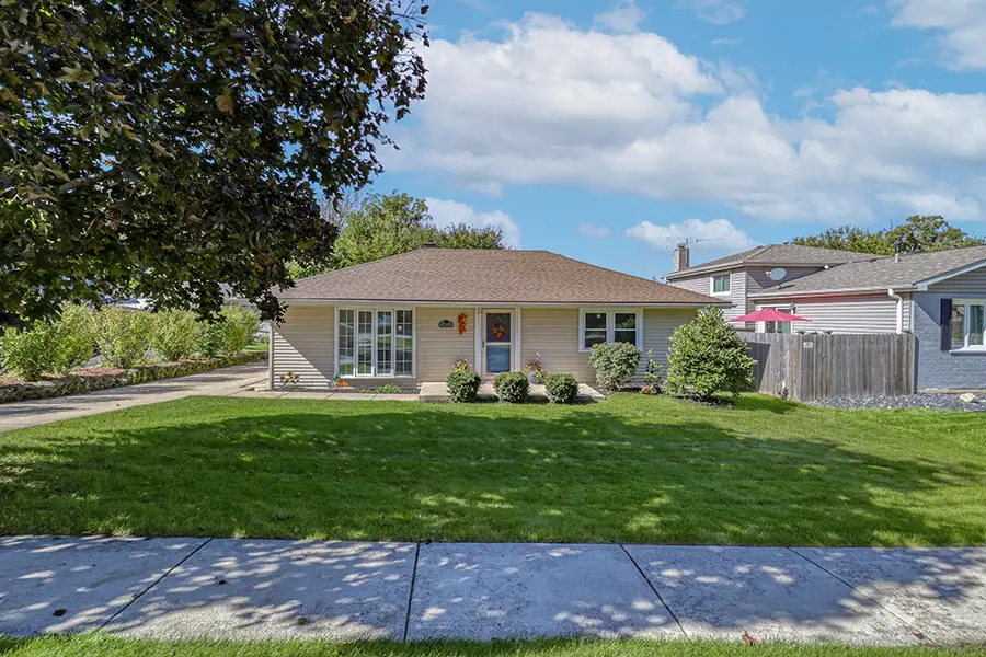1048 Hermes Avenue, Lemont, IL 60439 - #3