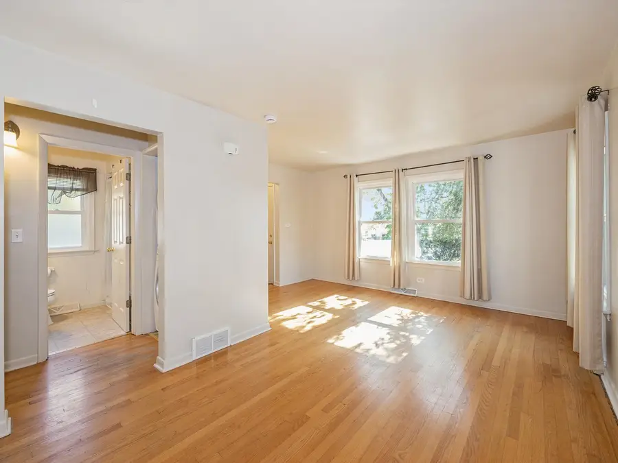 8834 Burlington Avenue, Brookfield, IL 60513 - #3