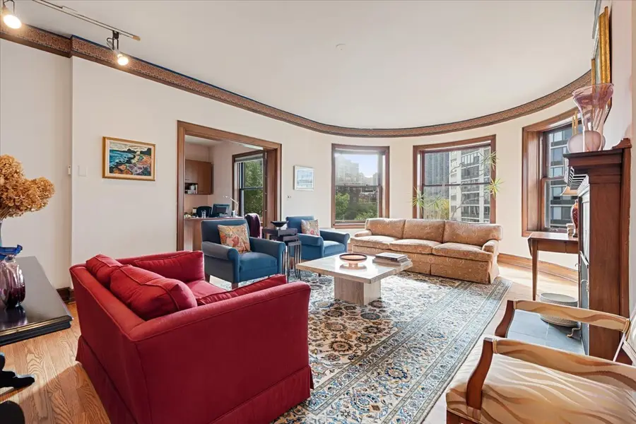 700 W Irving Park Road #A4, Chicago, IL 60613 - #3