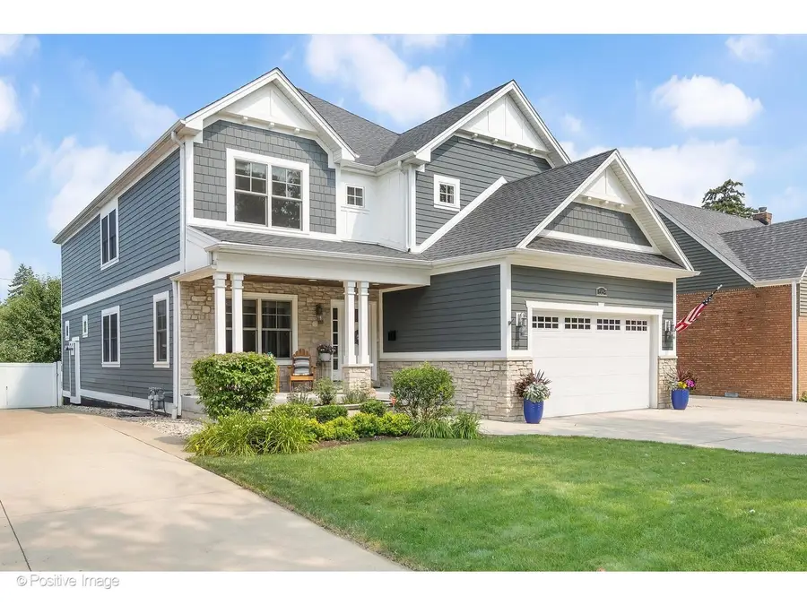 569 S Stratford Avenue, Elmhurst, IL 60126 - #3