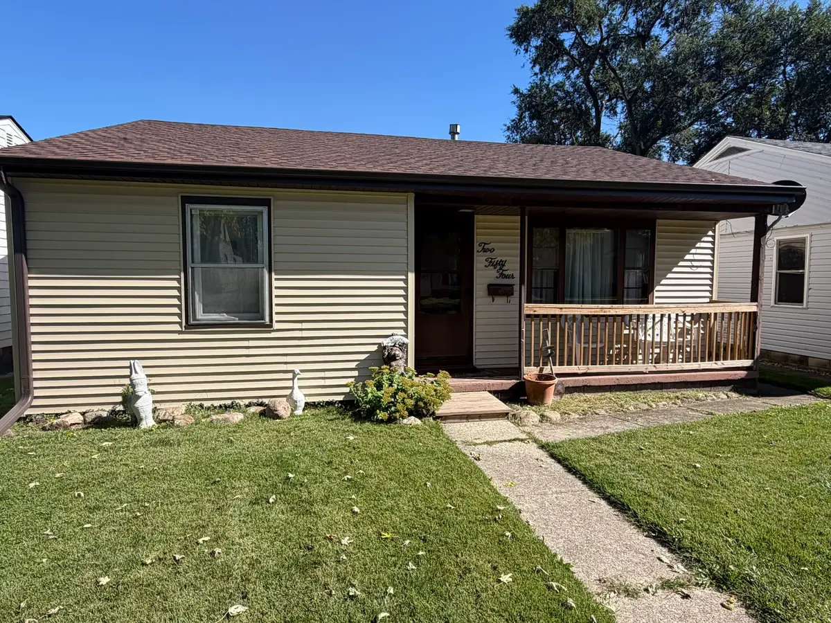 254 S Fulton Avenue, Bradley, IL 60915 - #1