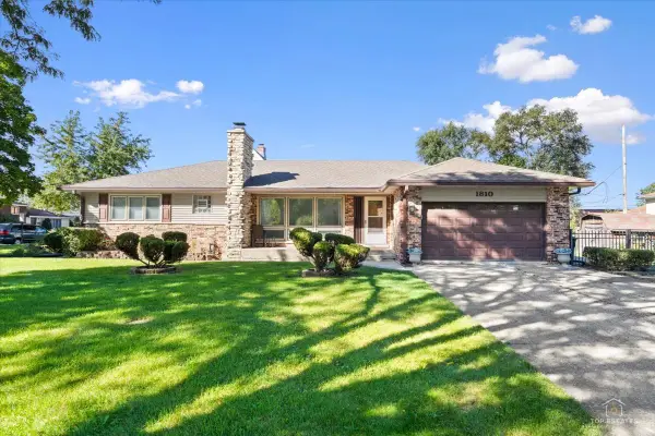1810 Pratt Avenue, Des Plaines, IL 60018