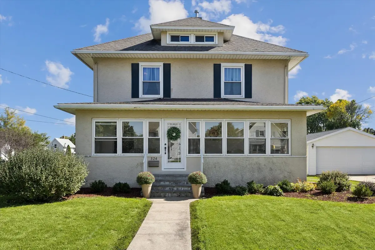 324 6th Avenue, De Witt, IA 52742 - #1