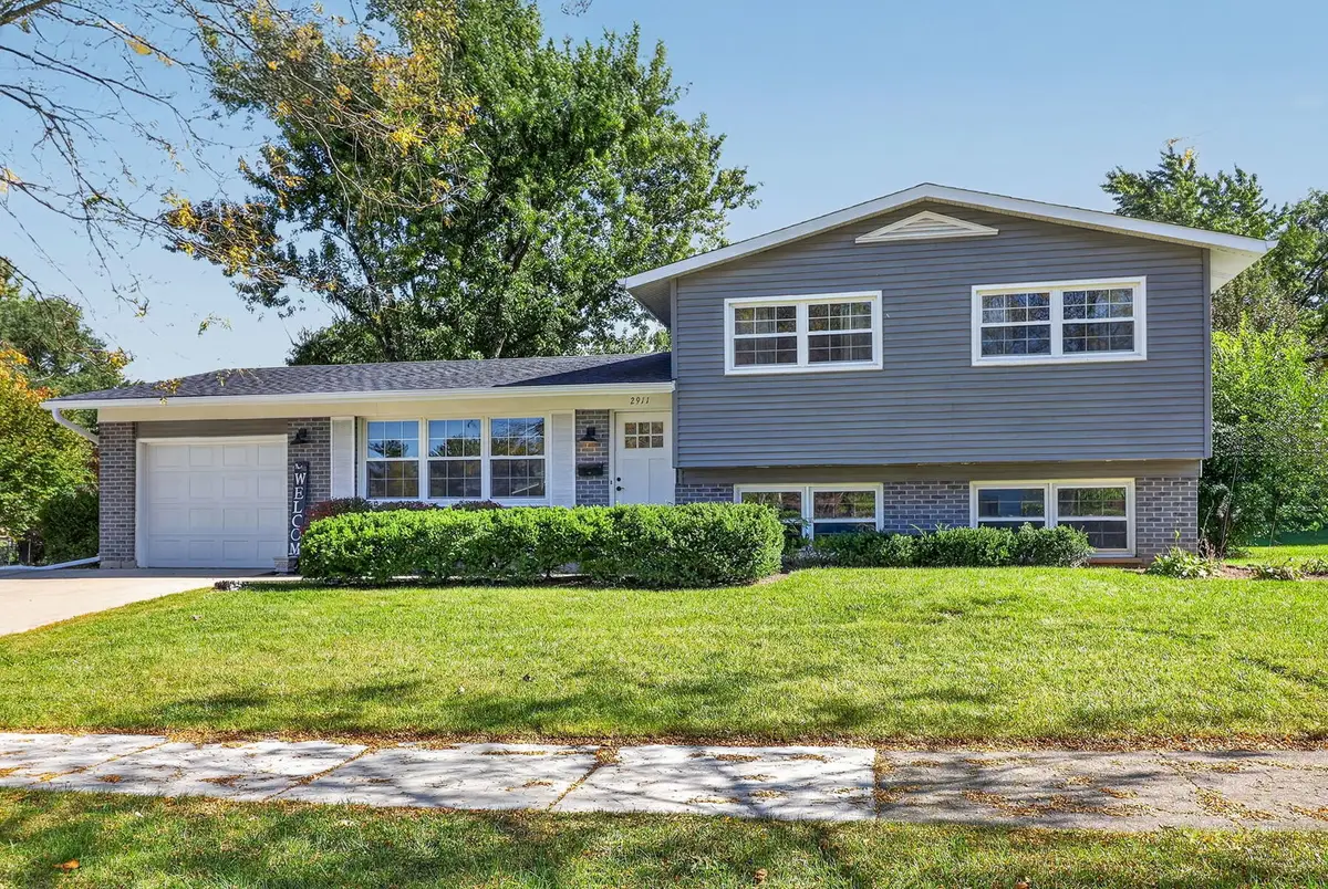 2911 N Dunton Avenue, Arlington Heights, IL 60004 - #1