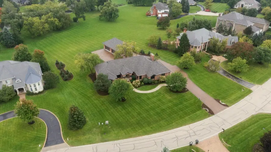 955 Livingston Lane, Inverness, IL 60010 - #3