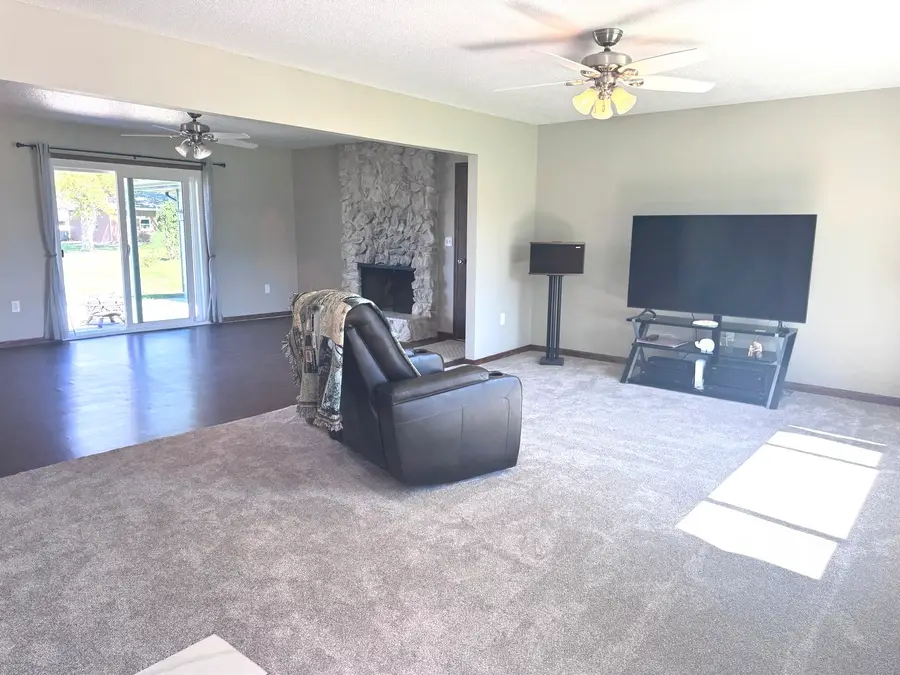 914 E Boyer Street, Gibson City, IL 60936 - #2