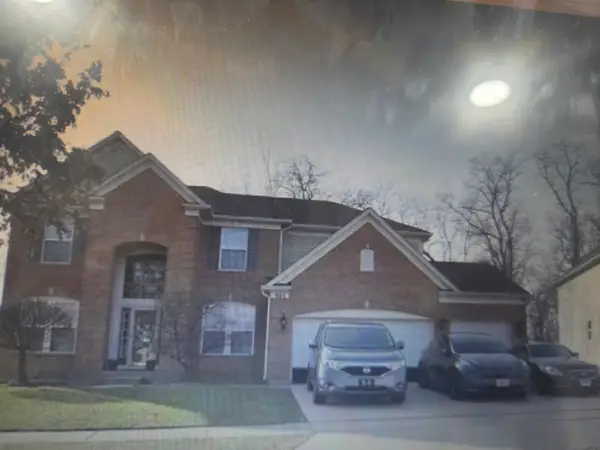905 Blue Ridge Drive, Streamwood, IL 60107